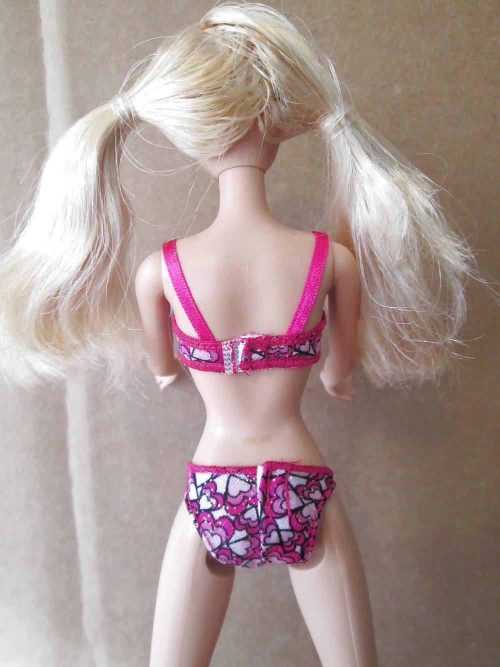 25P Blond bikini doll cumshot