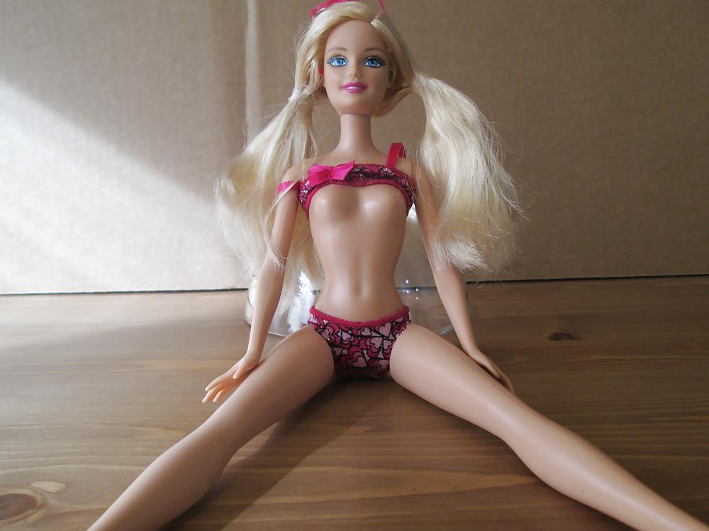 25P Blond bikini doll cumshot