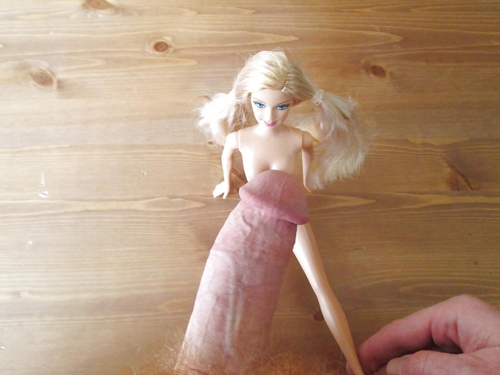 25P Blond bikini doll cumshot