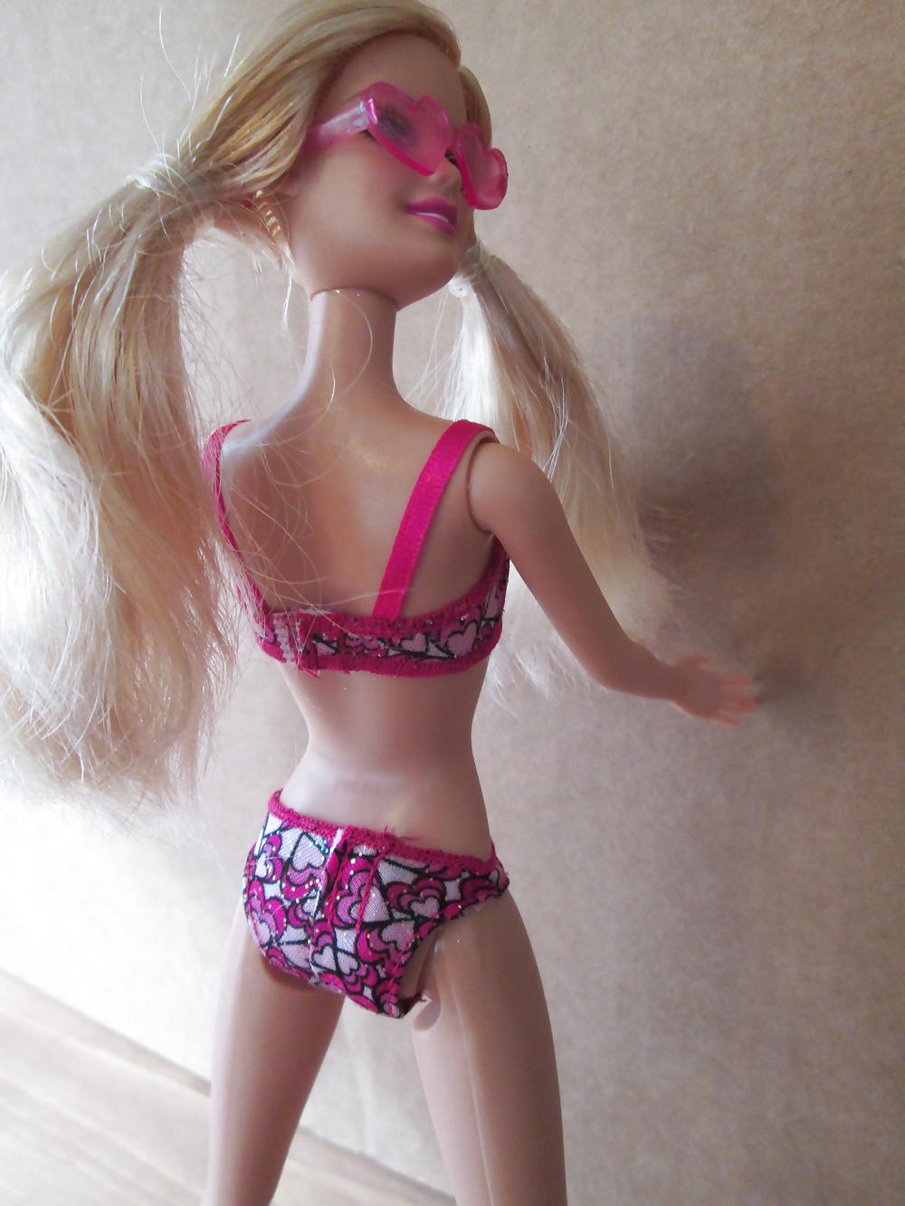 25P Blond bikini doll cumshot