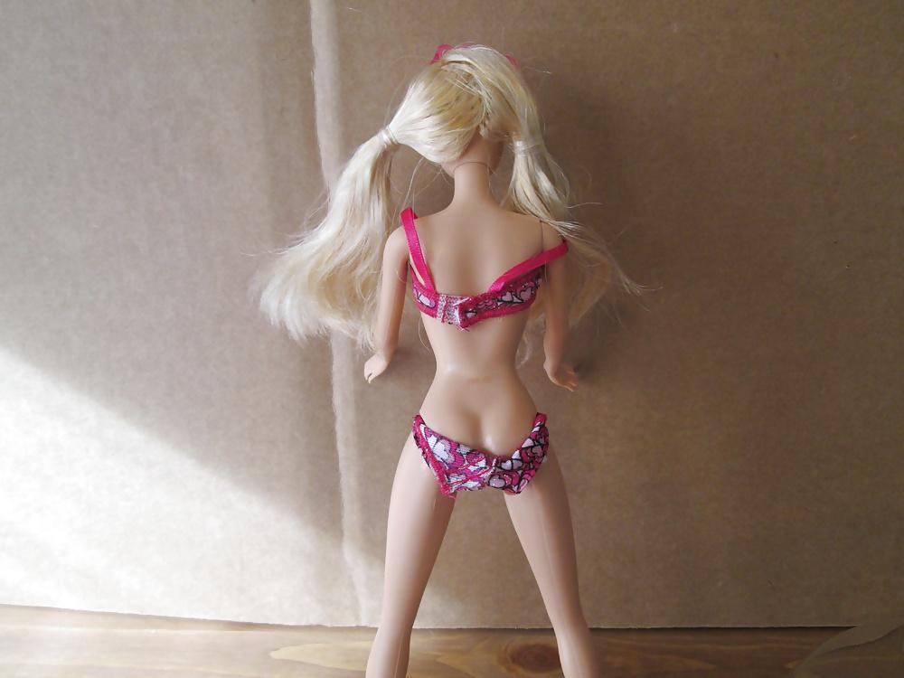 25P Blond bikini doll cumshot