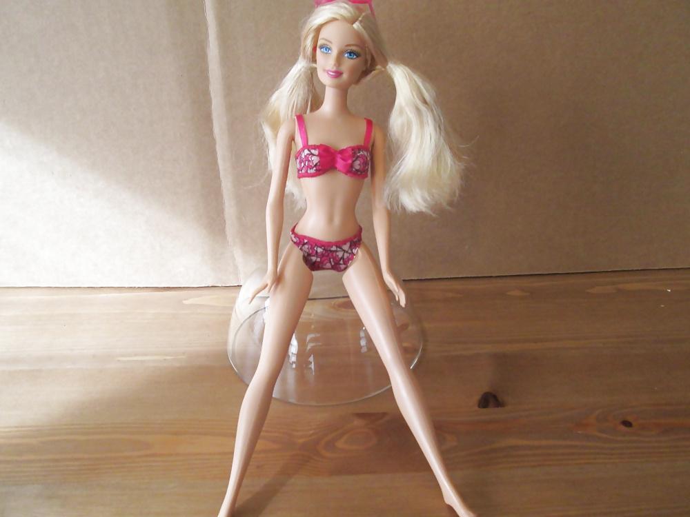 25P Blond bikini doll cumshot