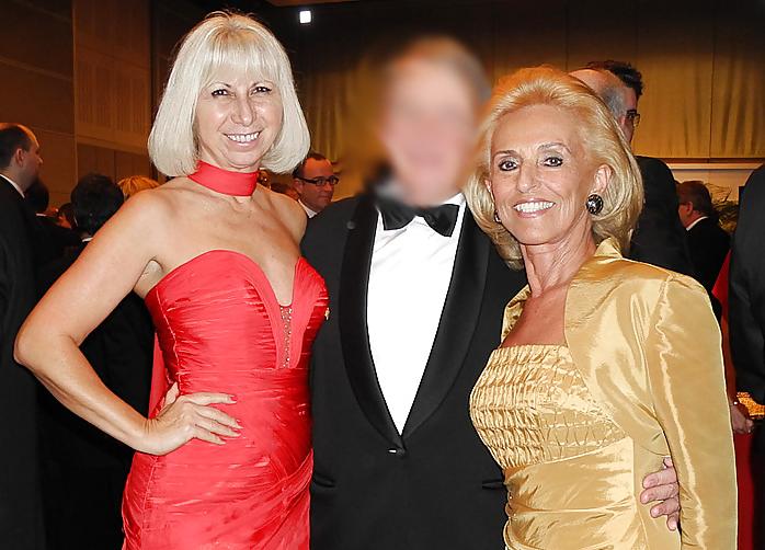 25P Sexy party granny 02