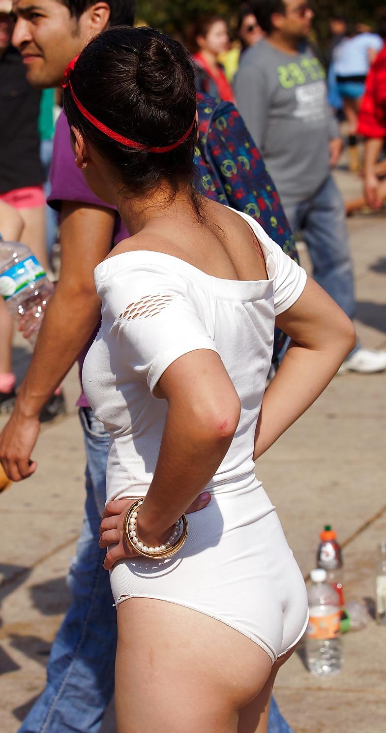 21P Candid Cameltoe