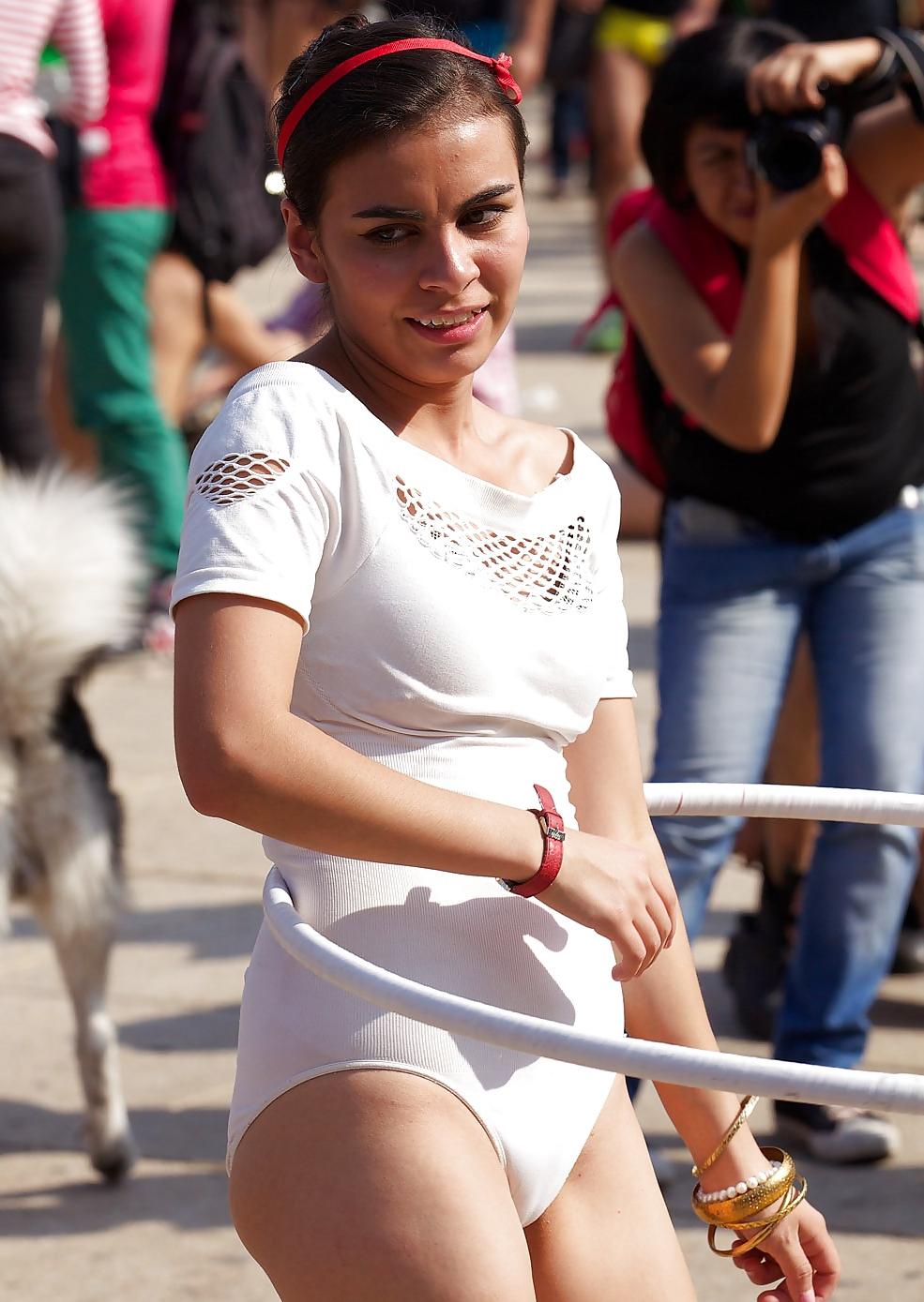 21P Candid Cameltoe
