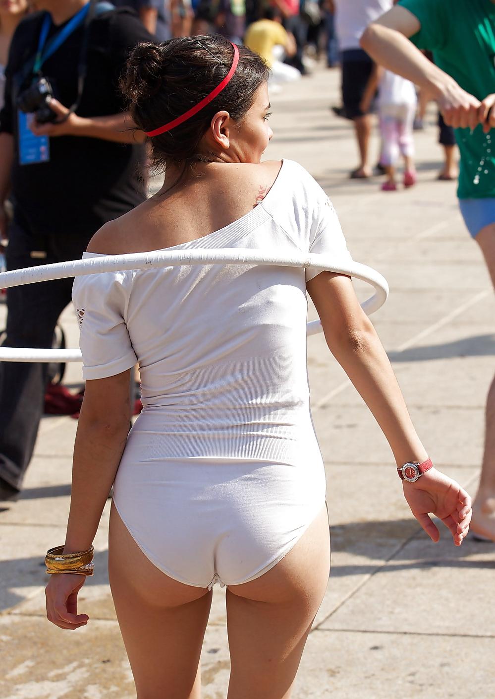 21P Candid Cameltoe