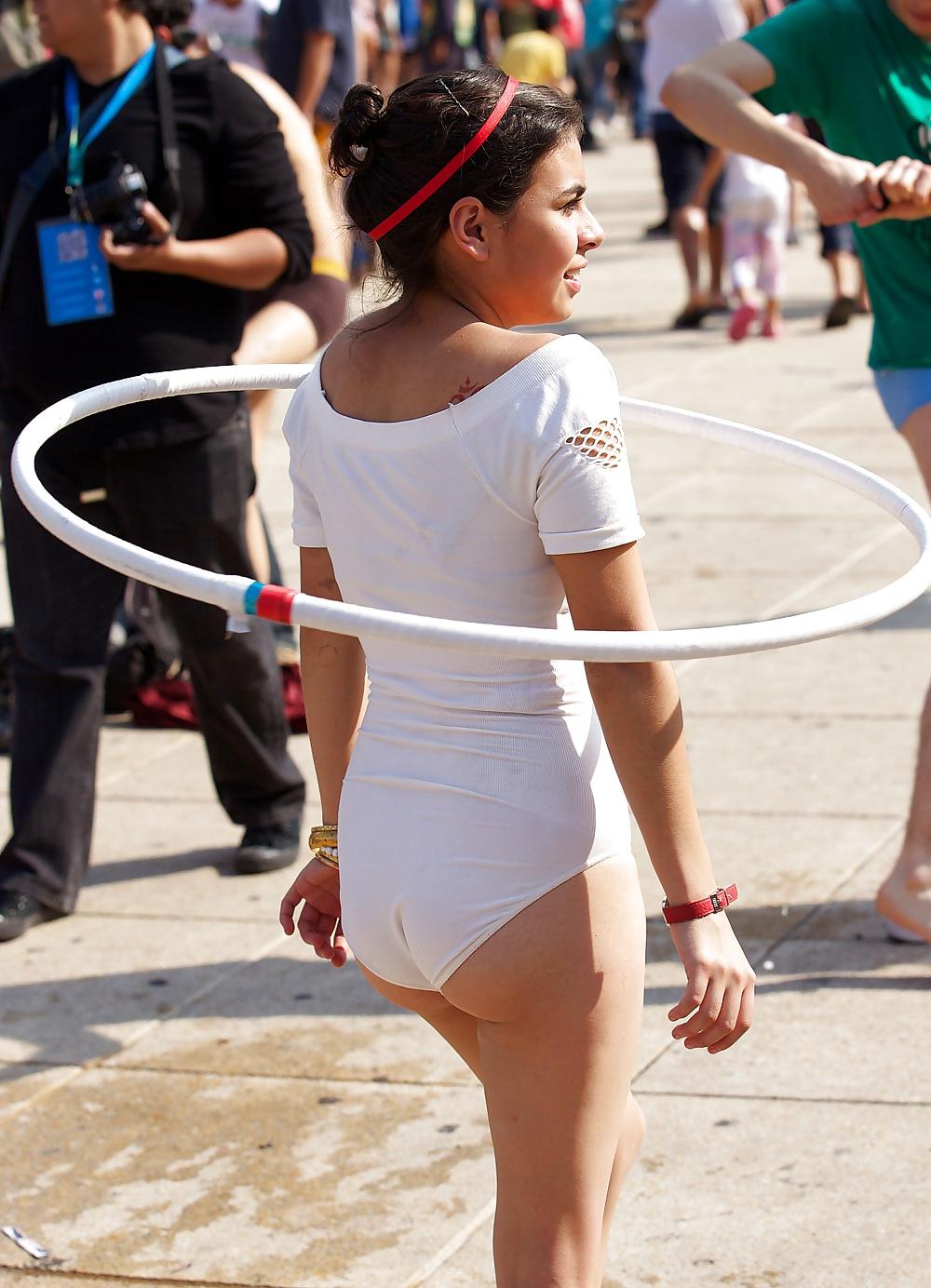 21P Candid Cameltoe