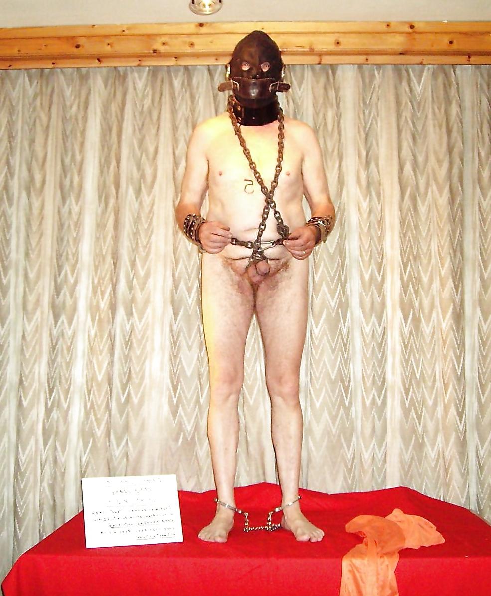 11P Naked Male Slave Exposed