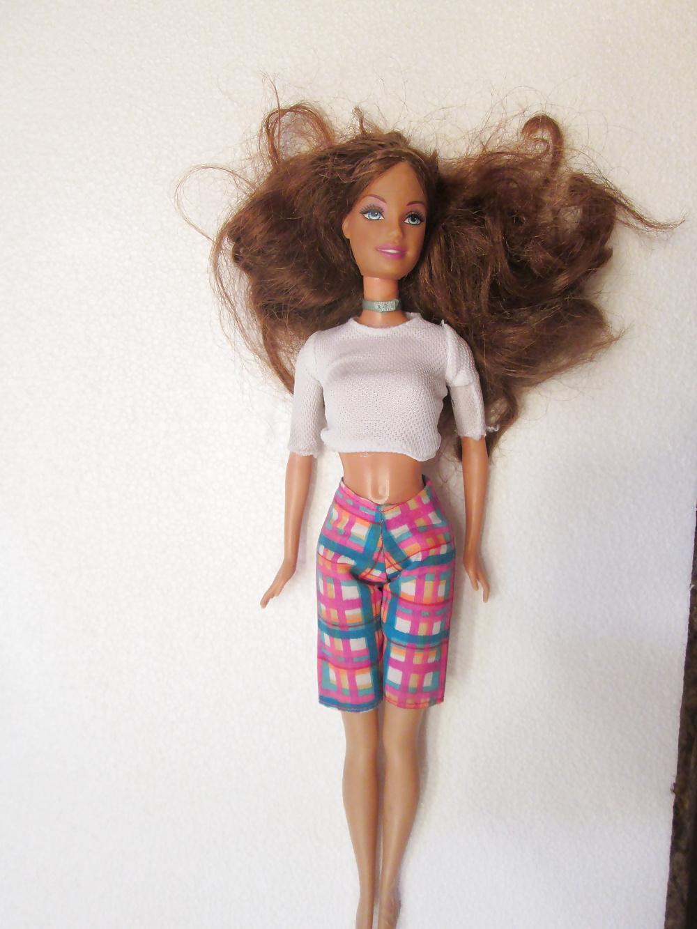 10P Brunette hottie doll facial