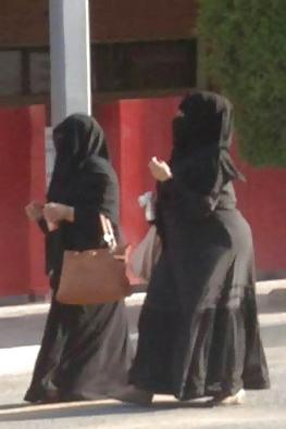 25P Hidden cams arab mom ass