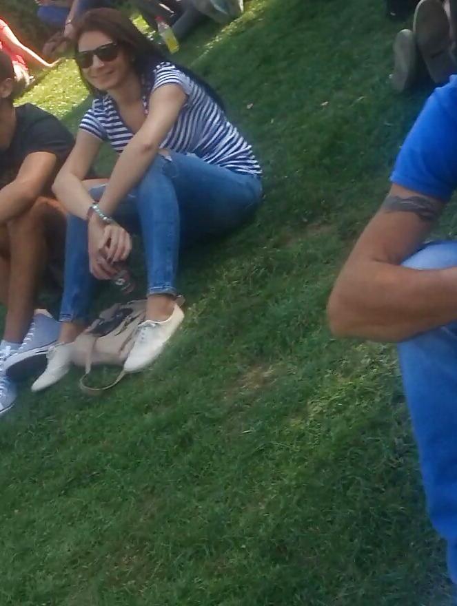 25P Spy sexy women in green grass romanian