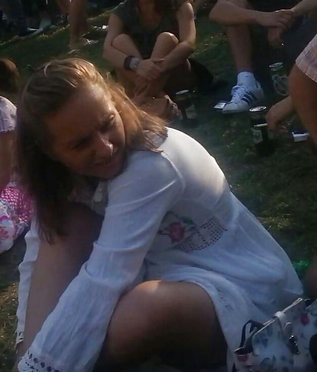 25P Spy sexy women in green grass romanian