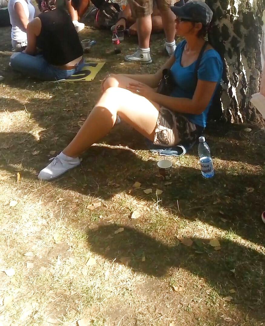 25P Spy sexy women in green grass romanian