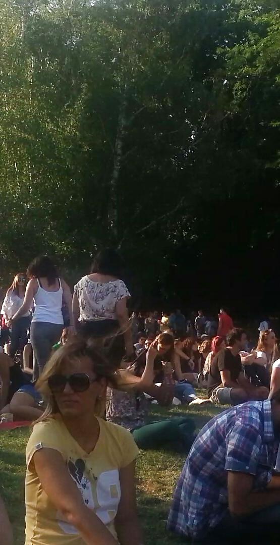 25P Spy sexy women in green grass romanian