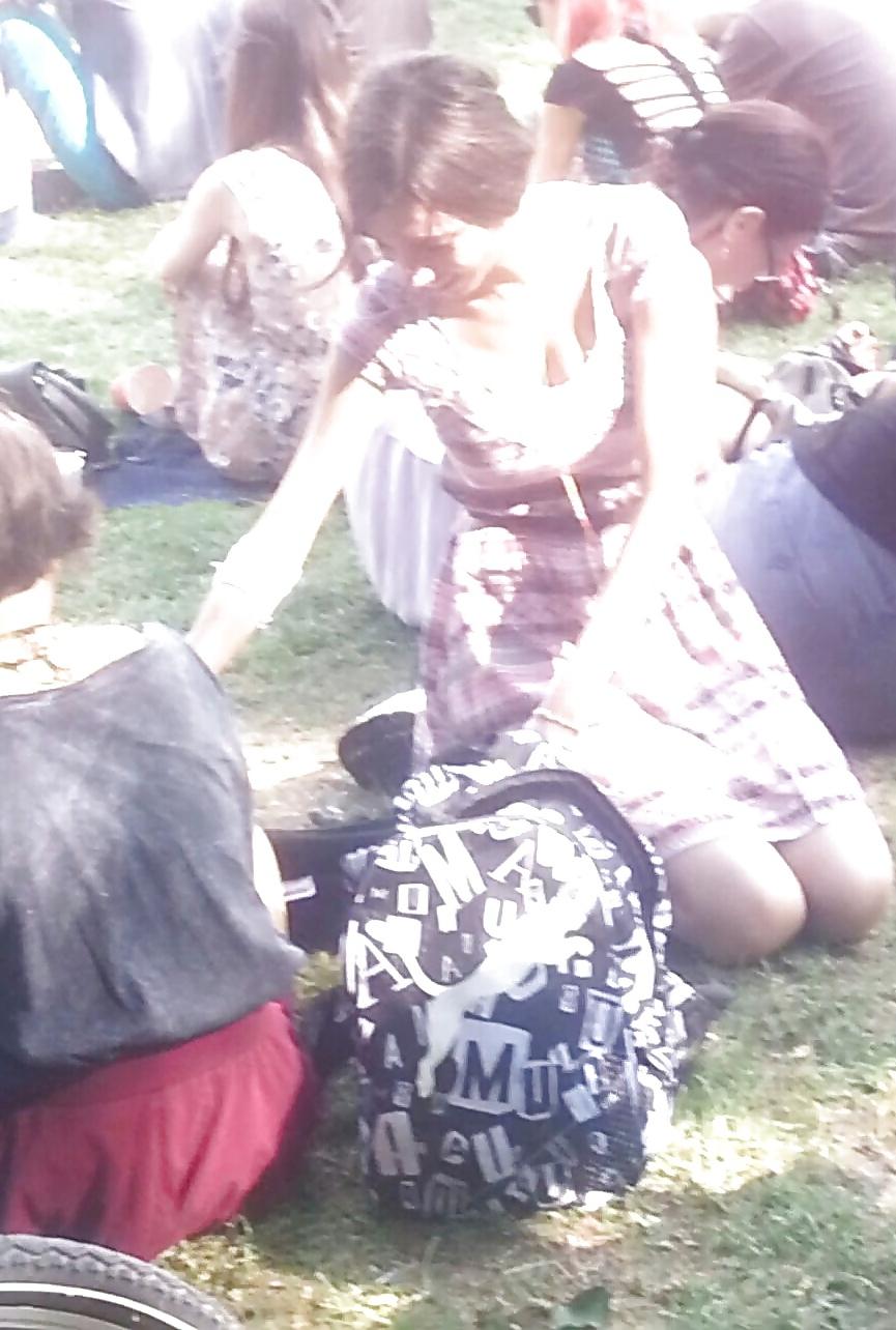 25P Spy sexy women in green grass romanian