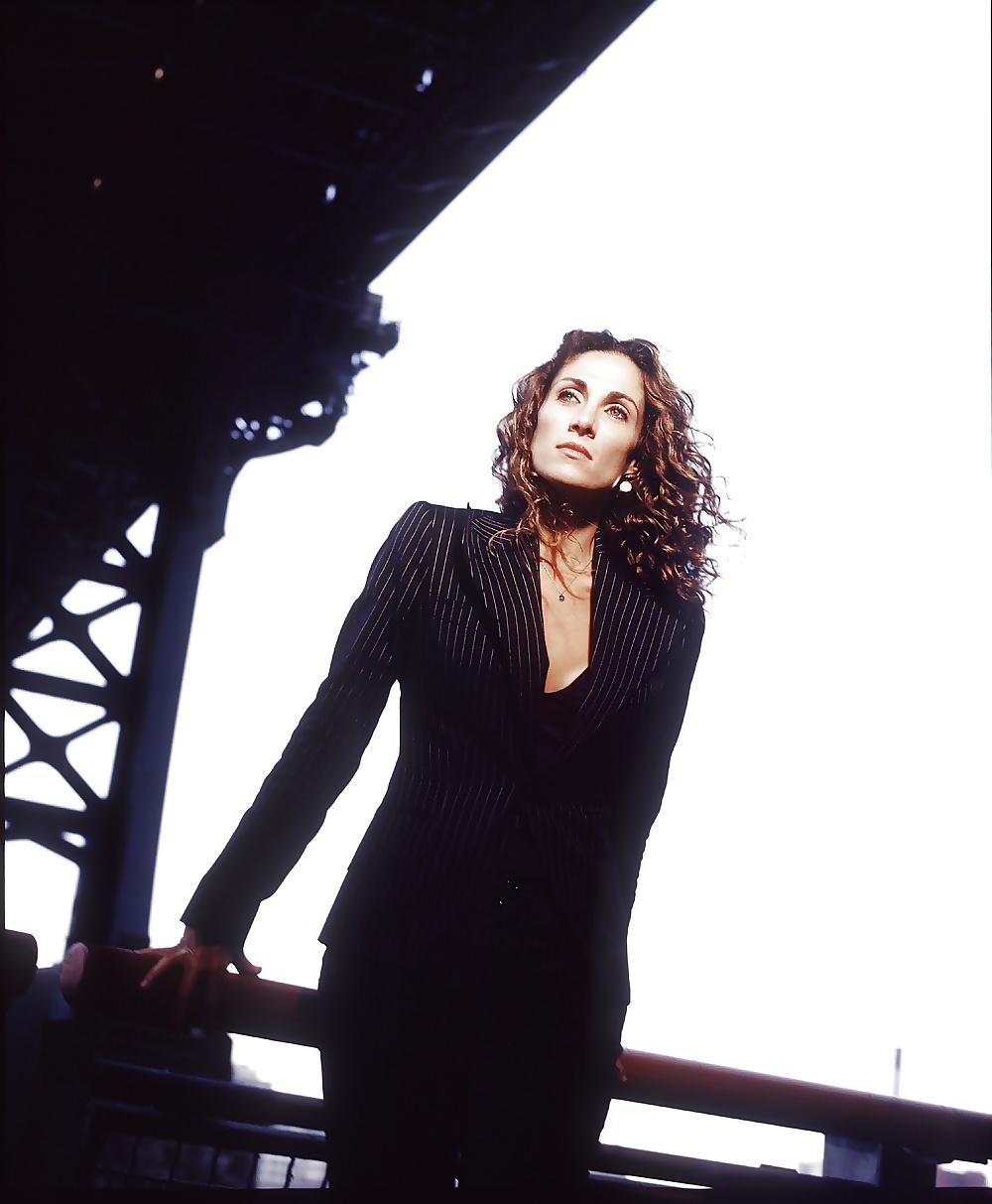 25P Melina Kanakaredes