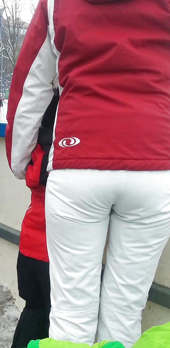 20P Spy sexy ass sweatpants mature romanian