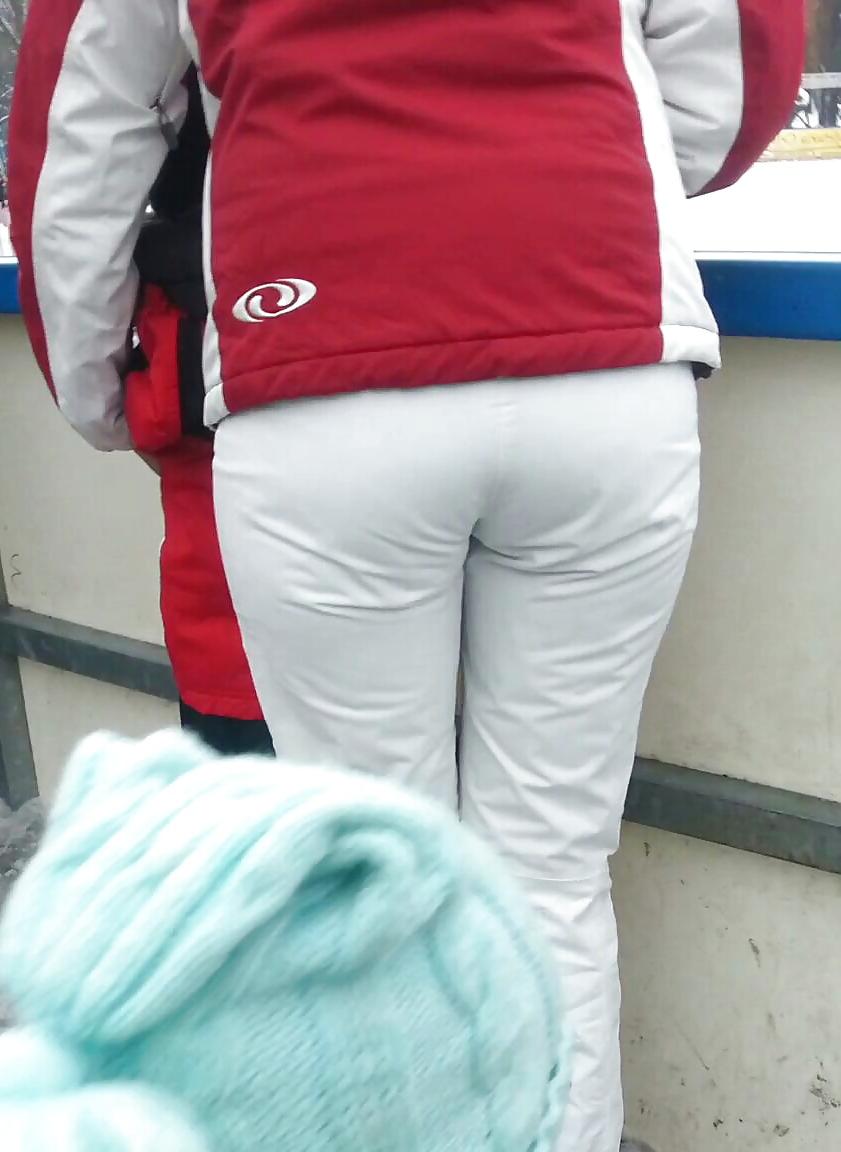 20P Spy sexy ass sweatpants mature romanian