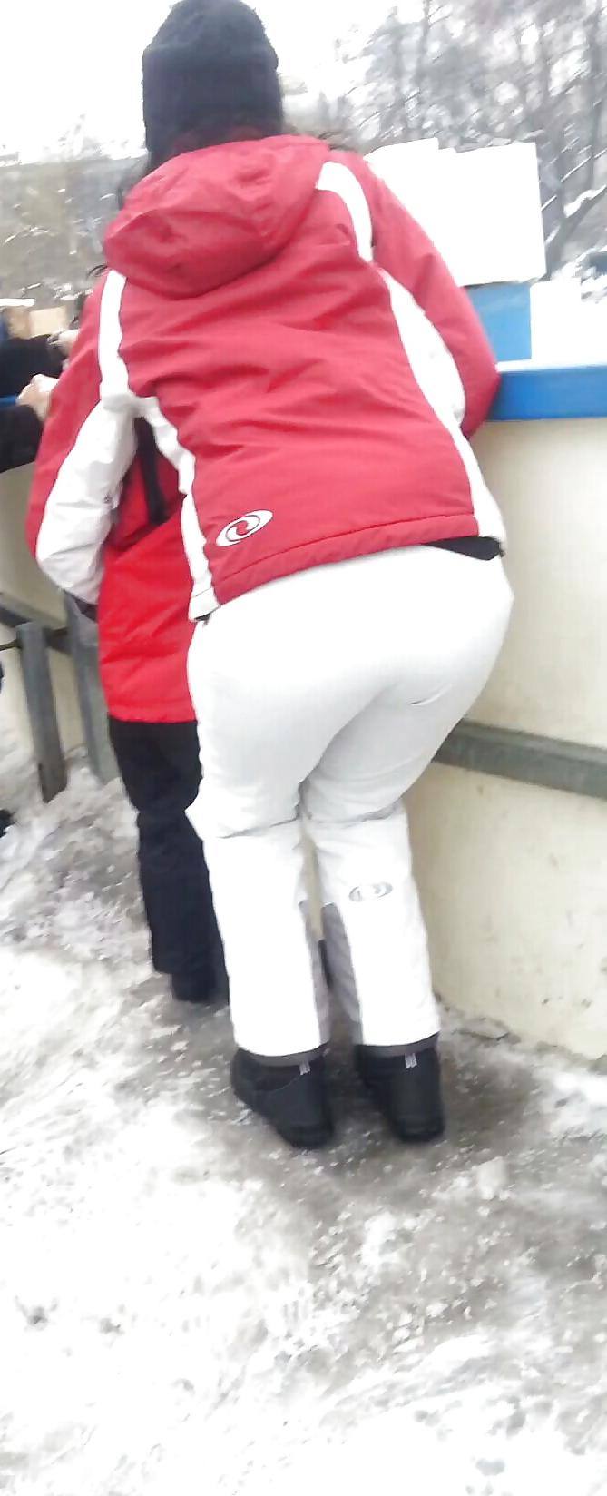 20P Spy sexy ass sweatpants mature romanian