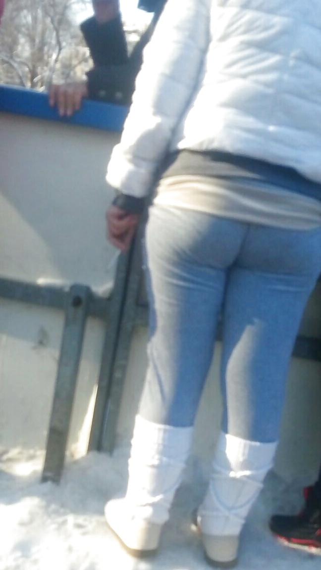 20P Spy sexy ass sweatpants mature romanian