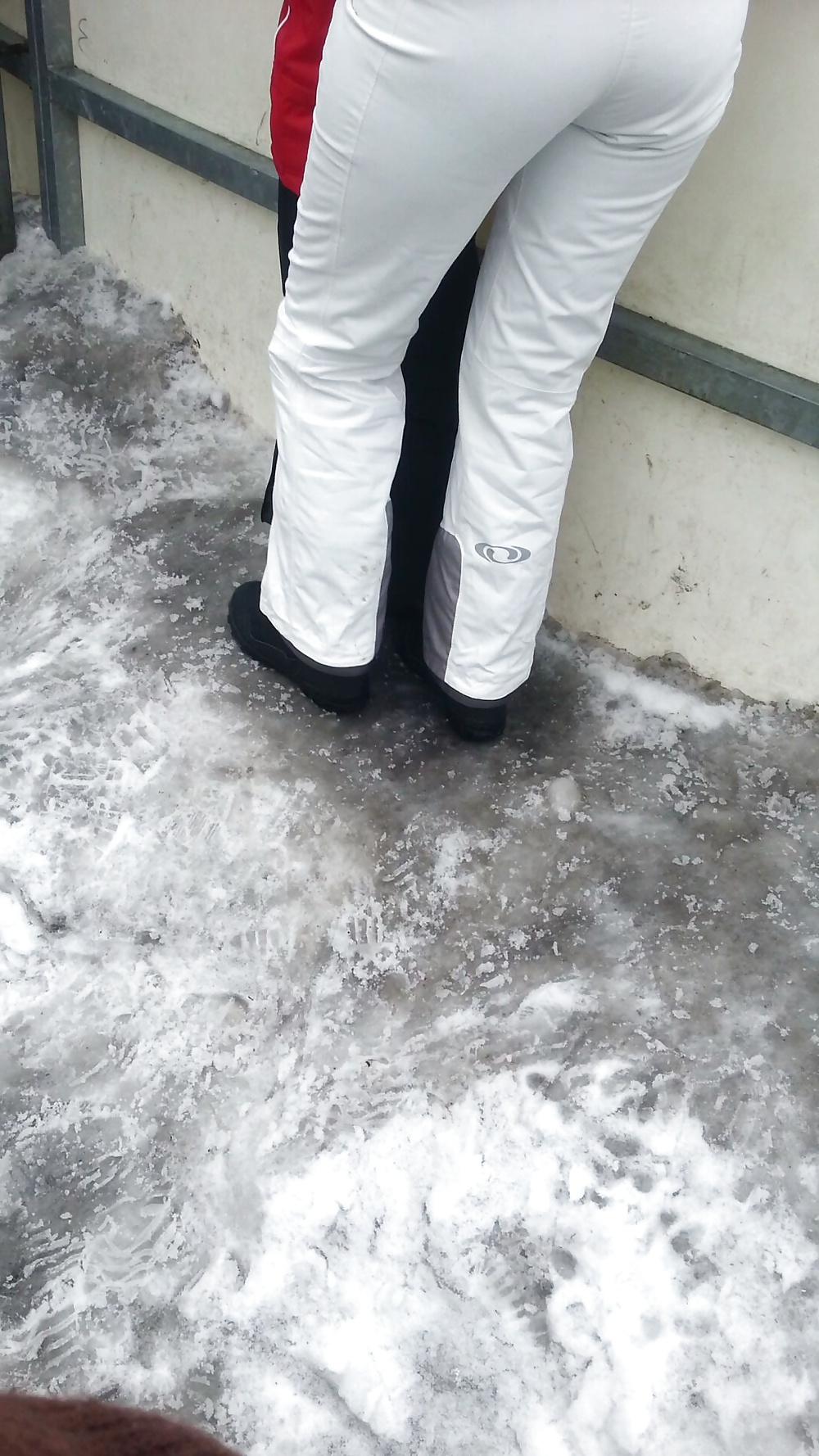 20P Spy sexy ass sweatpants mature romanian