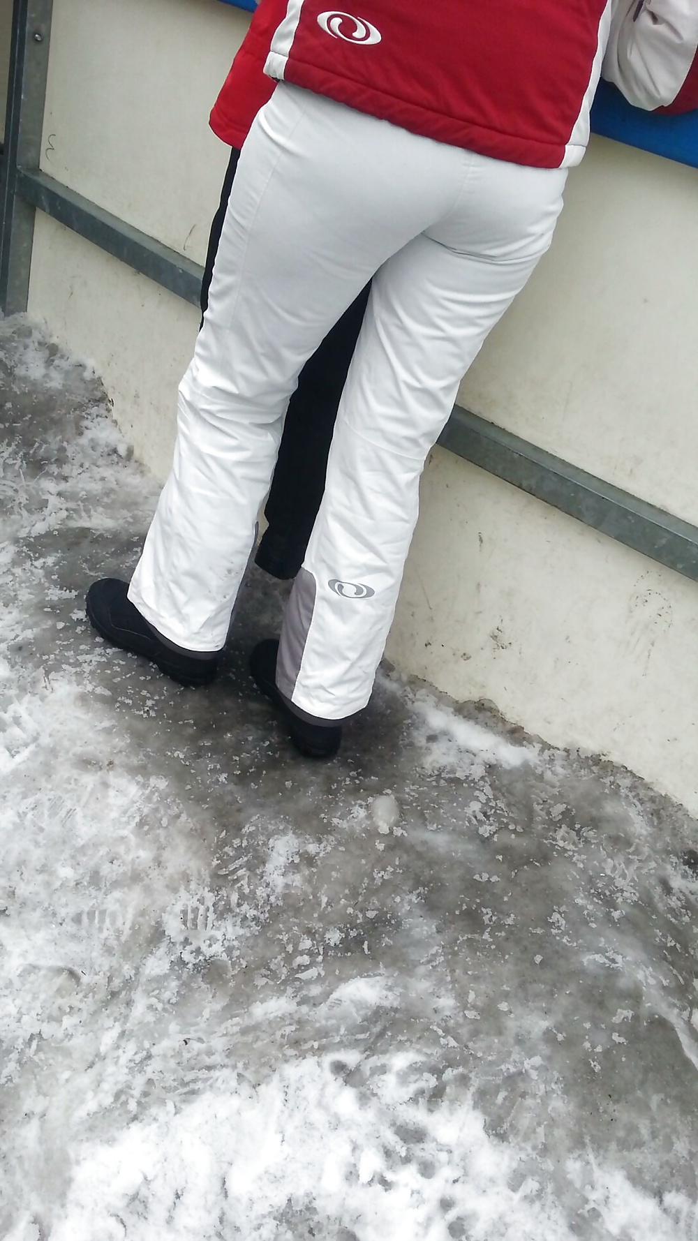 20P Spy sexy ass sweatpants mature romanian