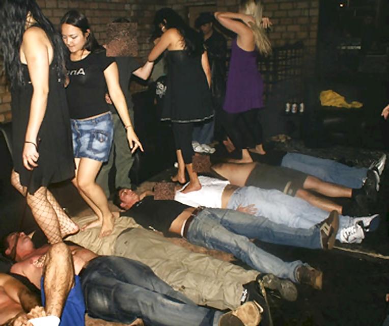 25P Foot fetish partys