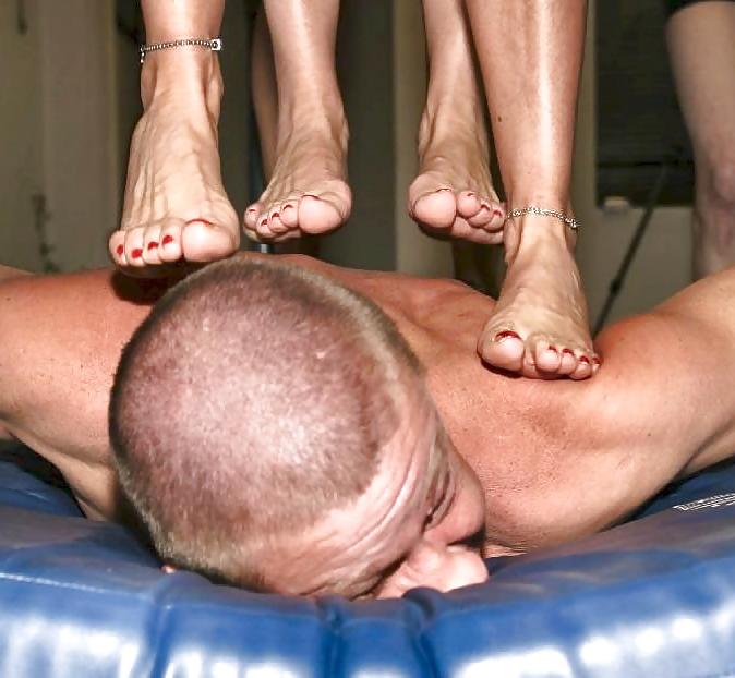 25P Foot fetish partys