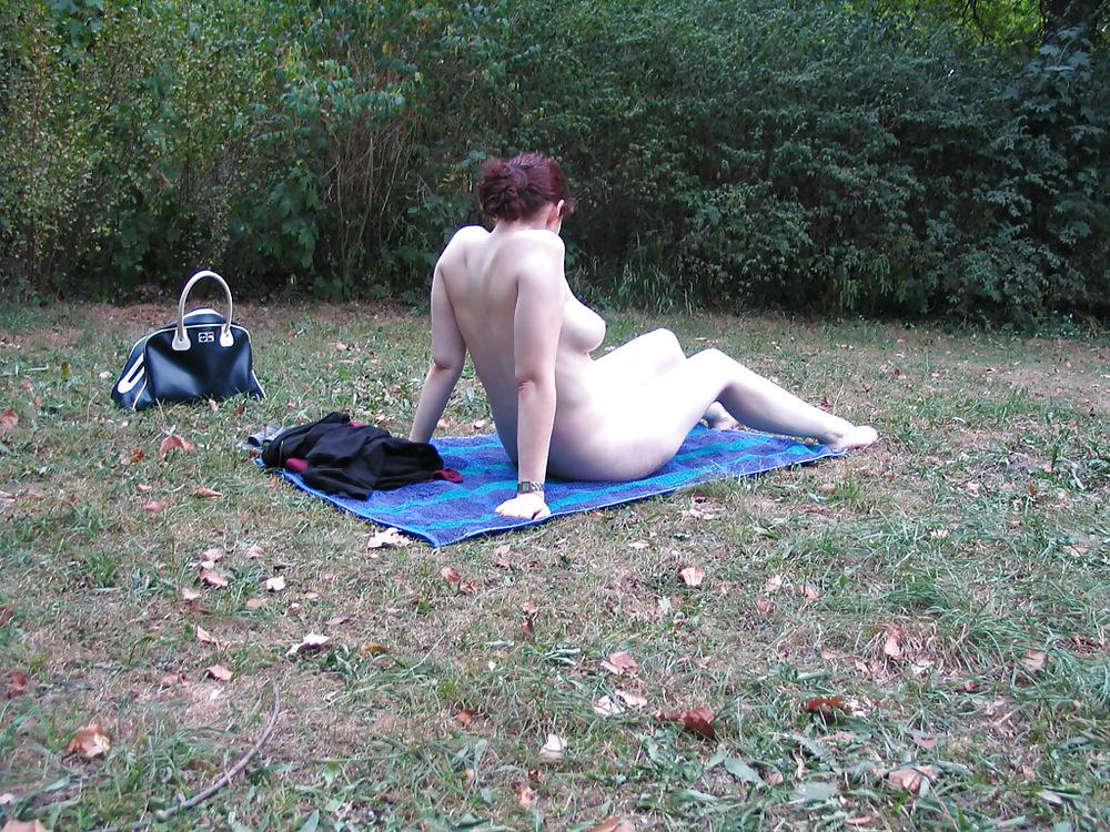 17P Noch mehr Bilder nackt im Park