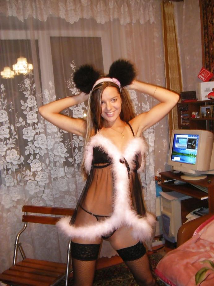 25P Pretty Russian Girl Pose at Home