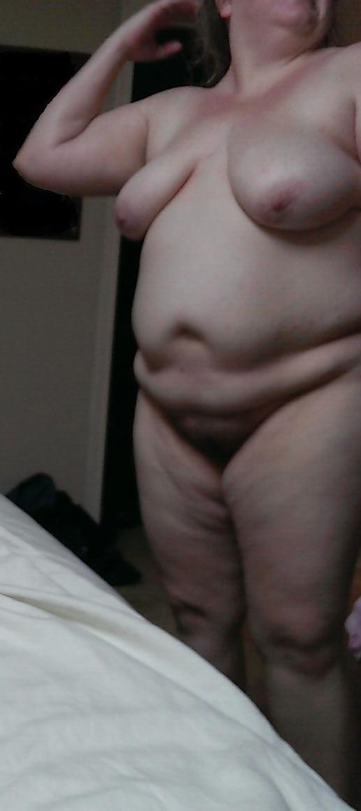 11P Secret pics of my wife getting dressed