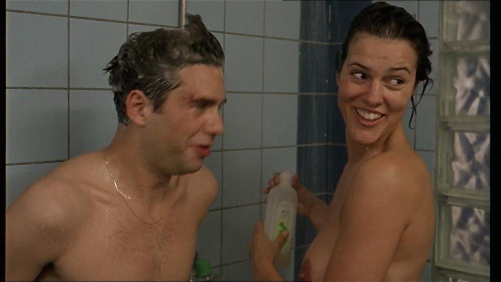 25P Naked on Dutch television