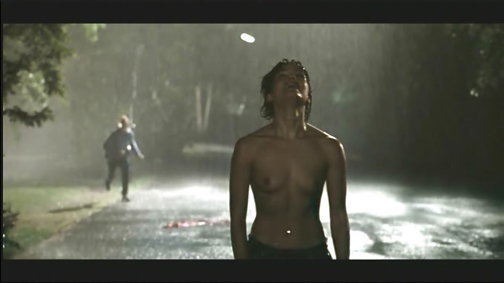 25P Naked on Dutch television