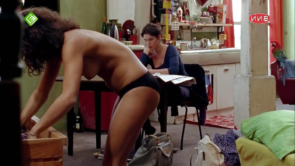 25P Naked on Dutch television