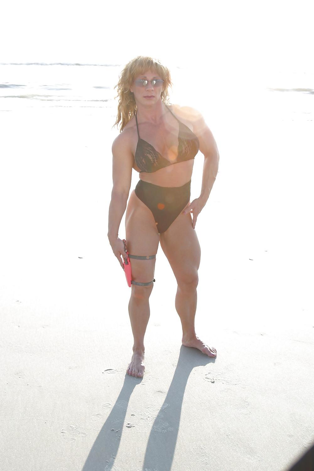 25P Bodybuilder girl