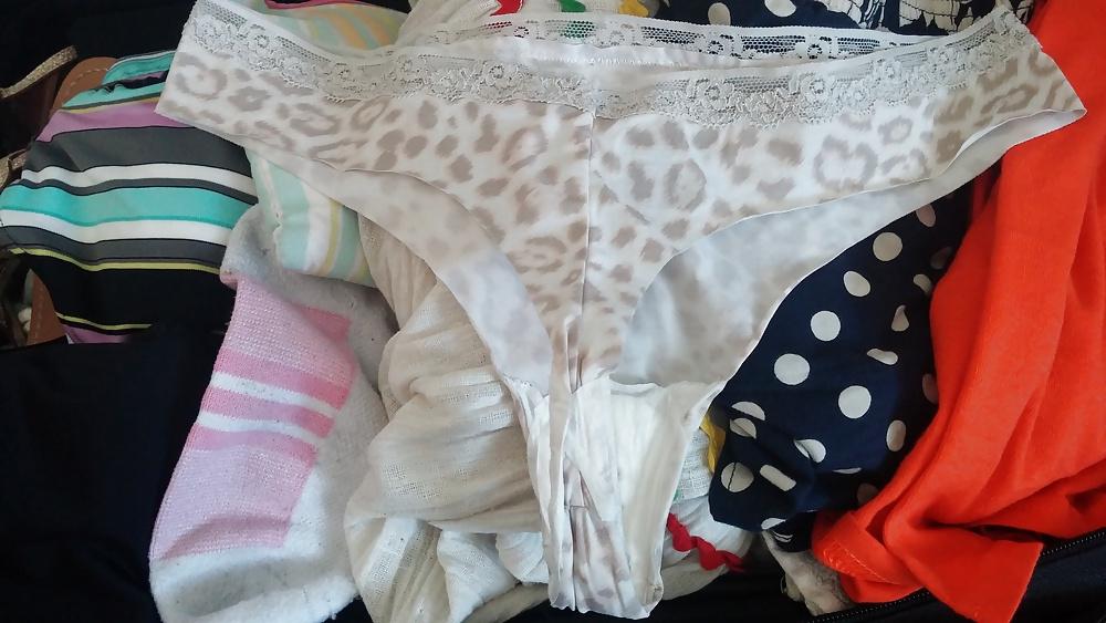 10P Friend's Panties - 31 Year Old Single Blonde