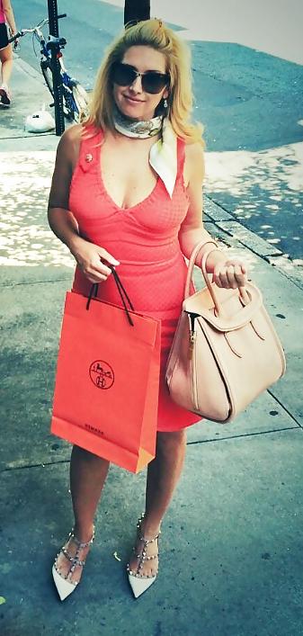 25P Bianca de la Garza Milf Bombshell