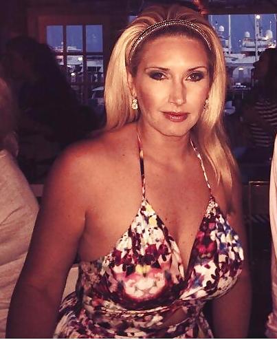 25P Bianca de la Garza Milf Bombshell