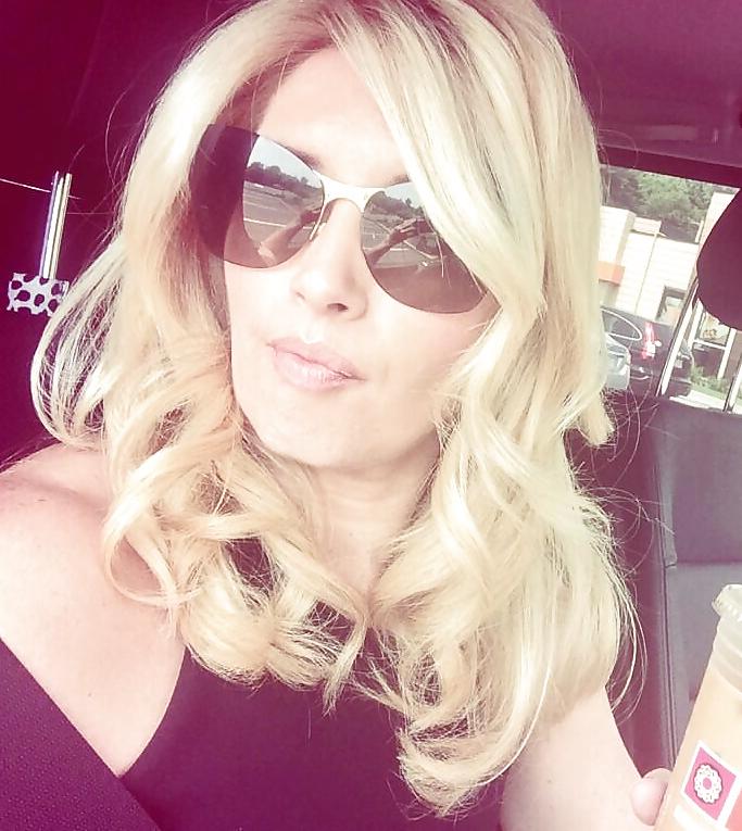 25P Bianca de la Garza Milf Bombshell