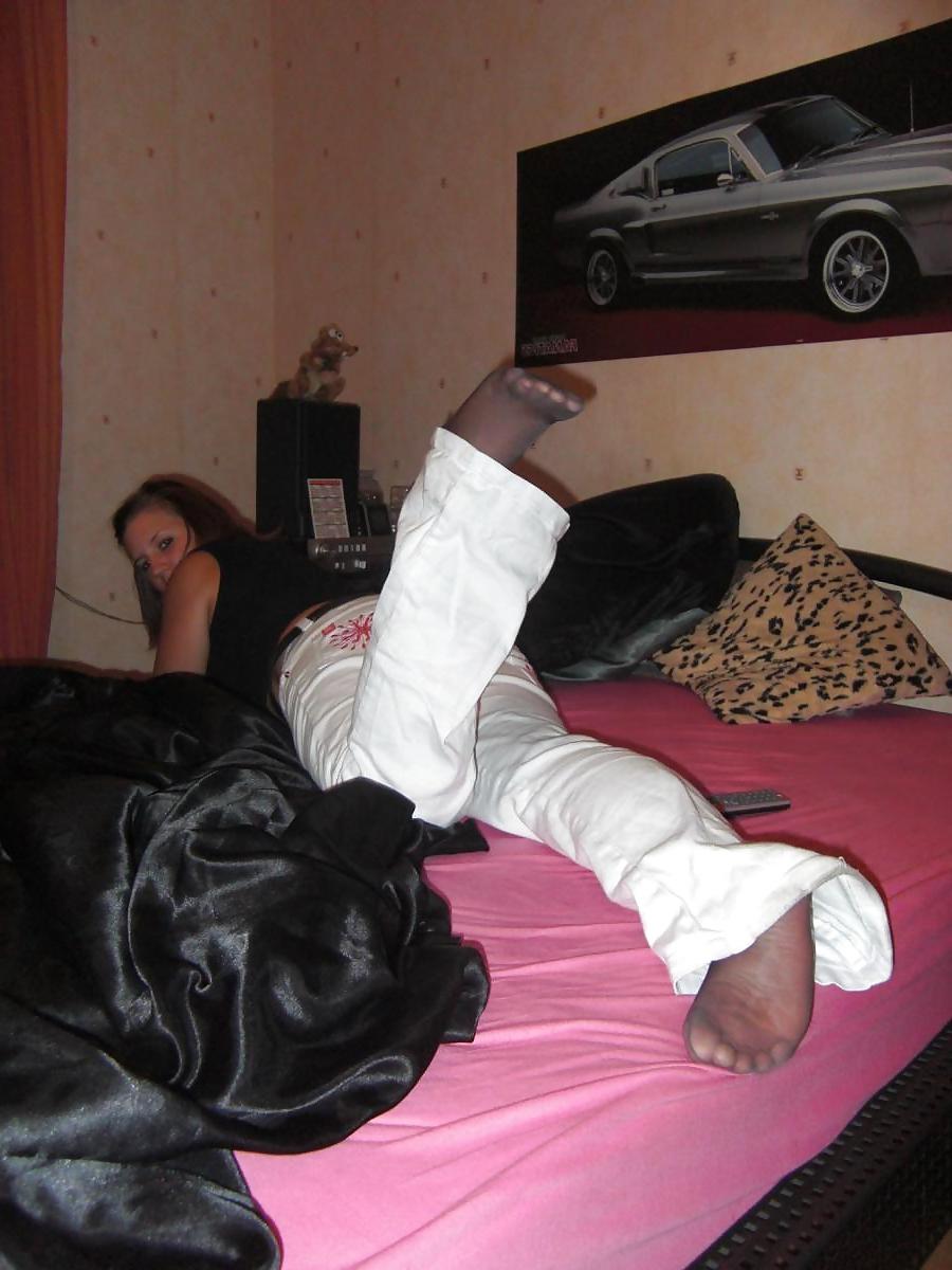 25P Busty girl in leggings and pantyhose