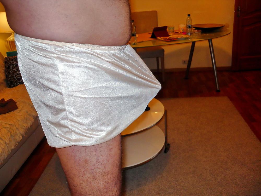 25P Pushuna's pantaloons and riped pantyhose p2