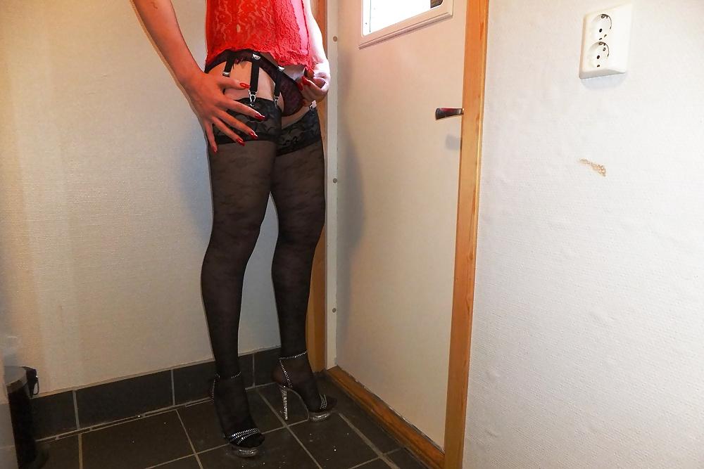25P Heels,stockings & Red nails