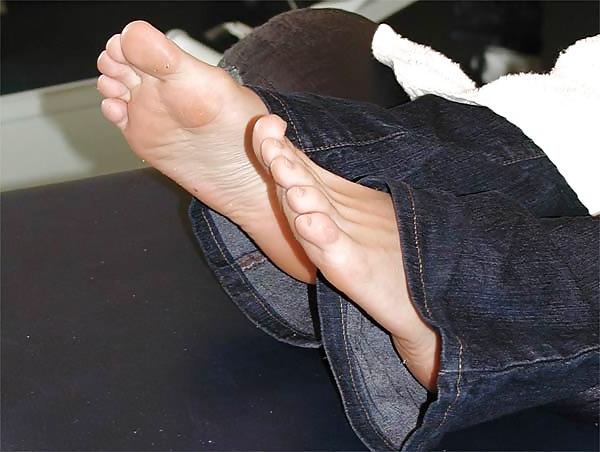 25P Lovely feets, asshole, pussy, boobs