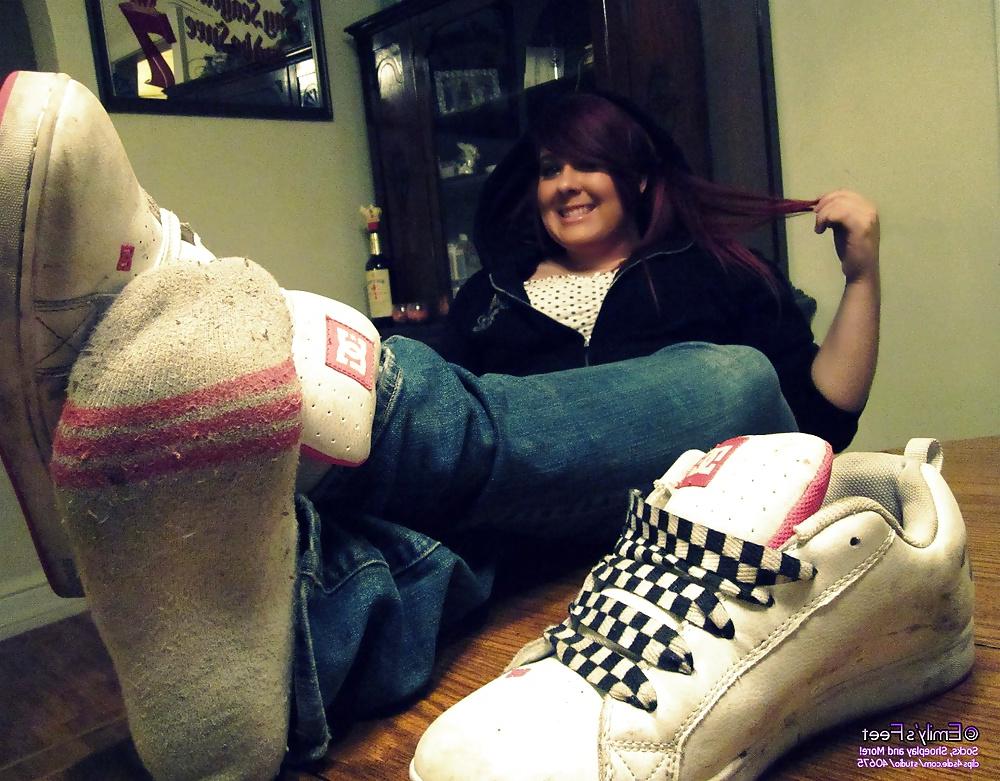 9P For Smelly Socks Lovers :) Sniff & comment hard.