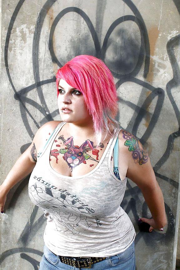 25P Curvy Beauties 100 - The Best Of
