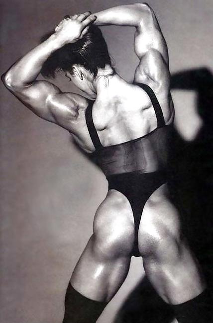 11P Sharon Bruneau - female bodybuilder