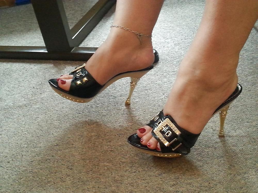 4P High heels, chastity cage, key and dildo