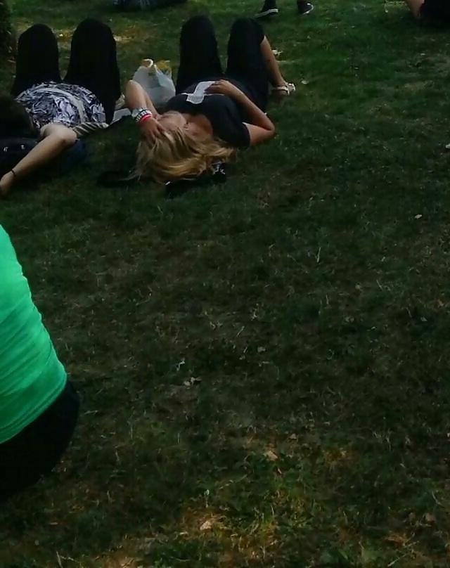 9P Spy sexy teens bust in green grass romanian