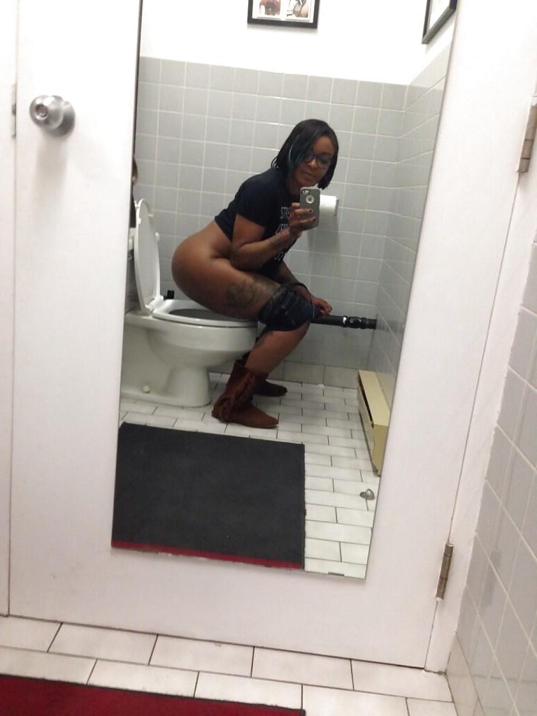 9P Black girls on the toilet