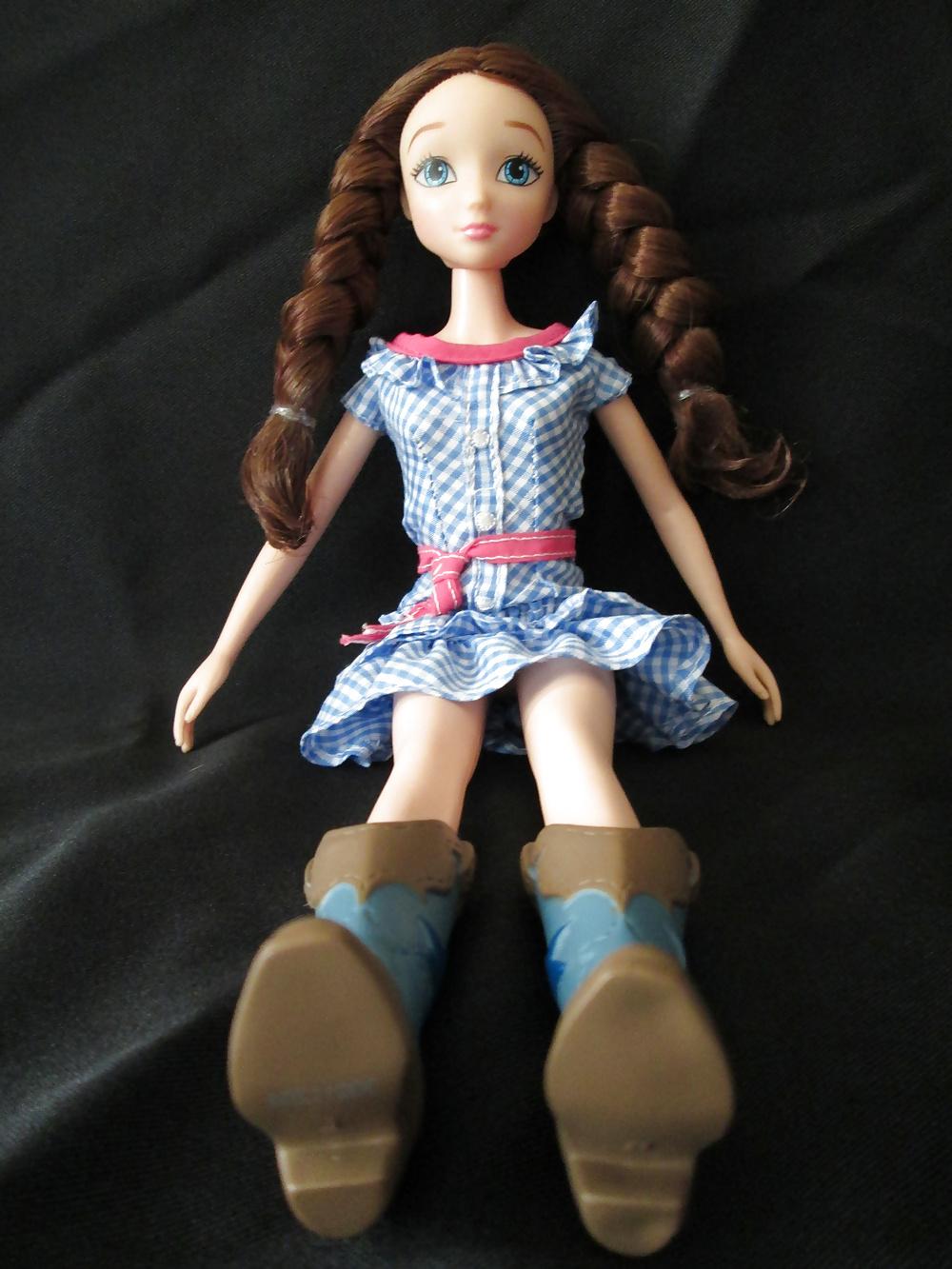 25P Sweet little Dorothy doll
